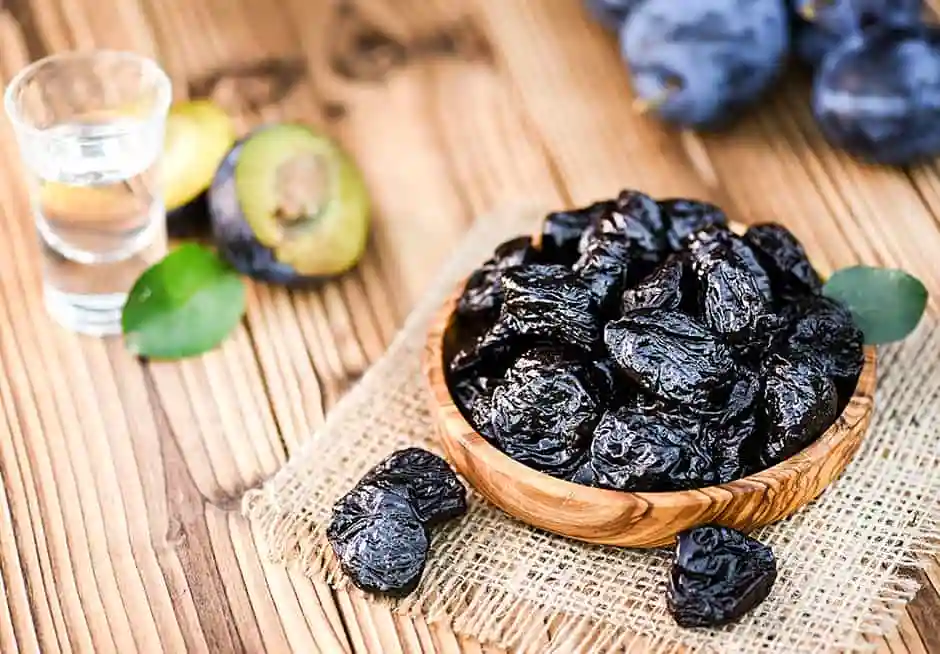 Whole Giant Prunes 33/44, 500g - La Vie Claire